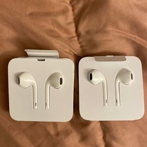 Apple head phone with cord